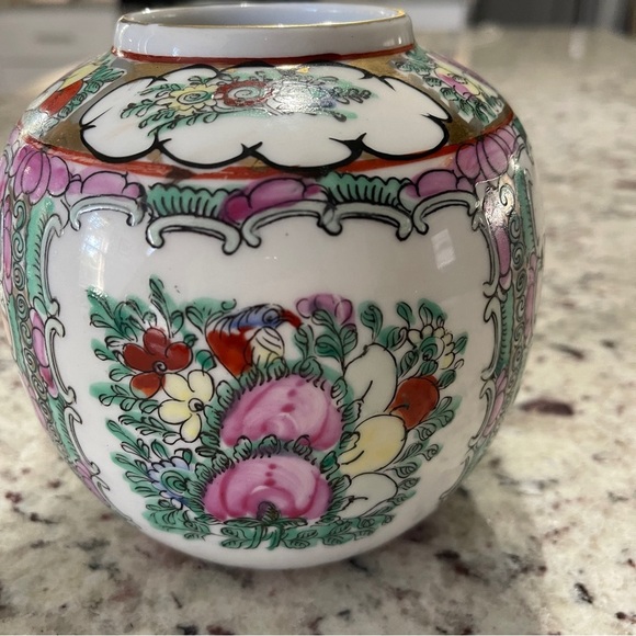 Vintage Hand Painted Chinese Enameled Vase Ginger Jar Asian Mid century Pottery - Picture 4 of 6